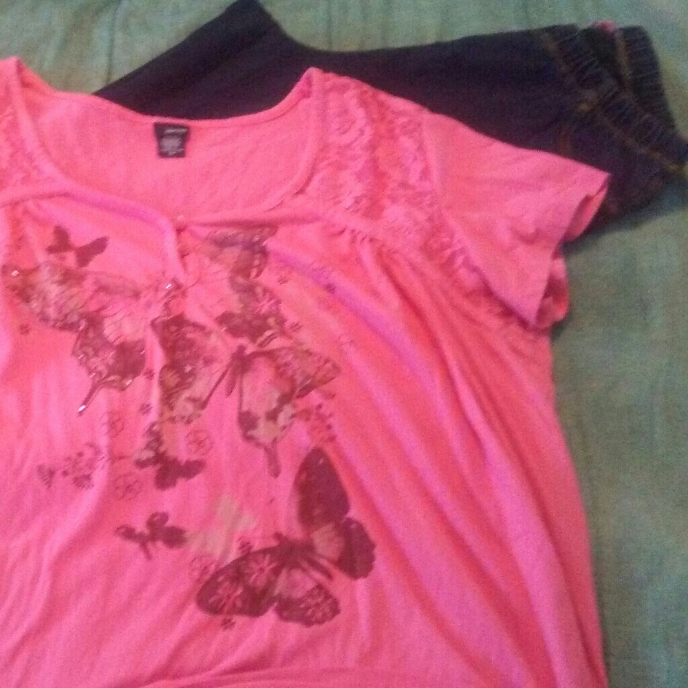 Woman's shirt/jegging set